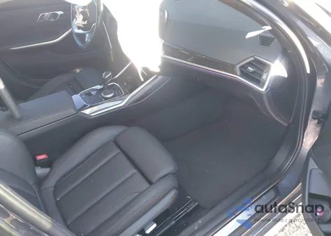 2021 BMW 330I xDrive z USA, uszkodzony, nr VIN 3MW5R7J0XM8C01576